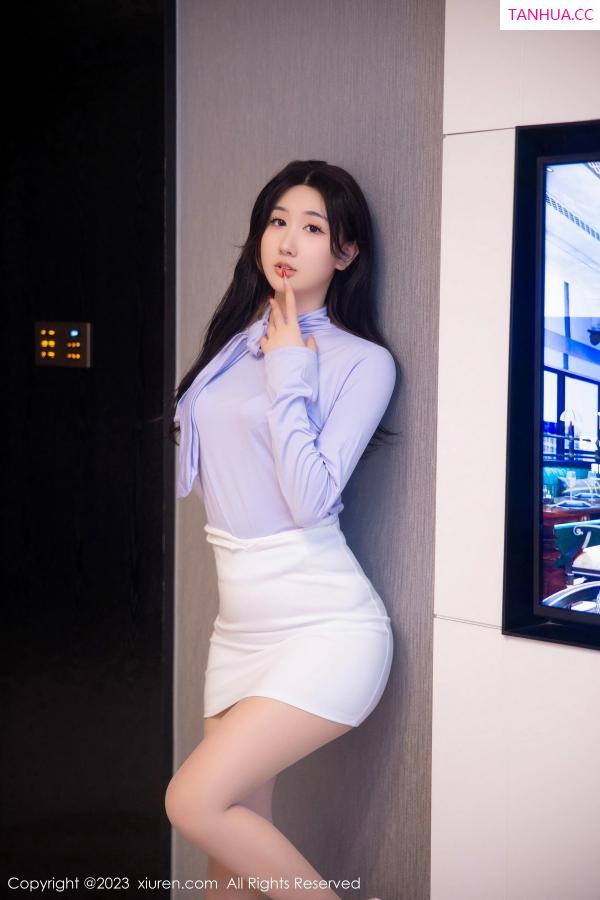 江真真  [XiuRen]高清写真图 2023.03.09 No.6389 江真真 丝袜短裙第25张图片